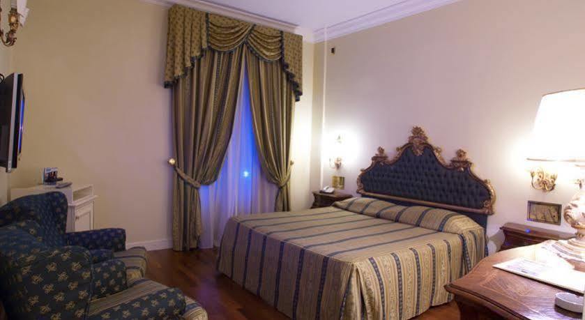 Hotel Villa Il Patriarca К'юзі Екстер'єр фото